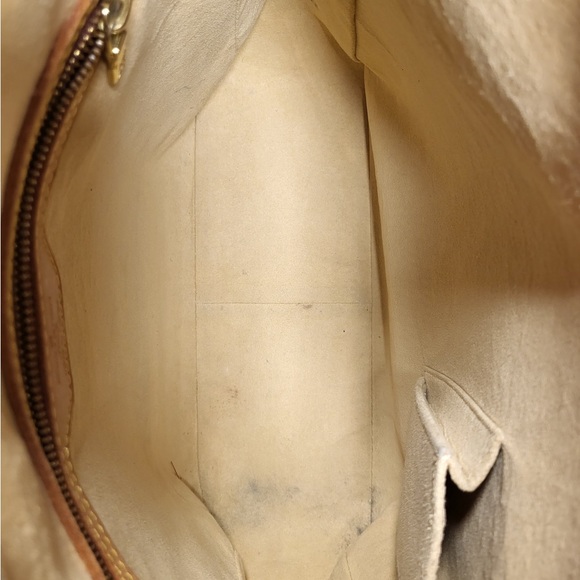 Authentic Louis Vuitton Looping GM - Picture 14 of 16